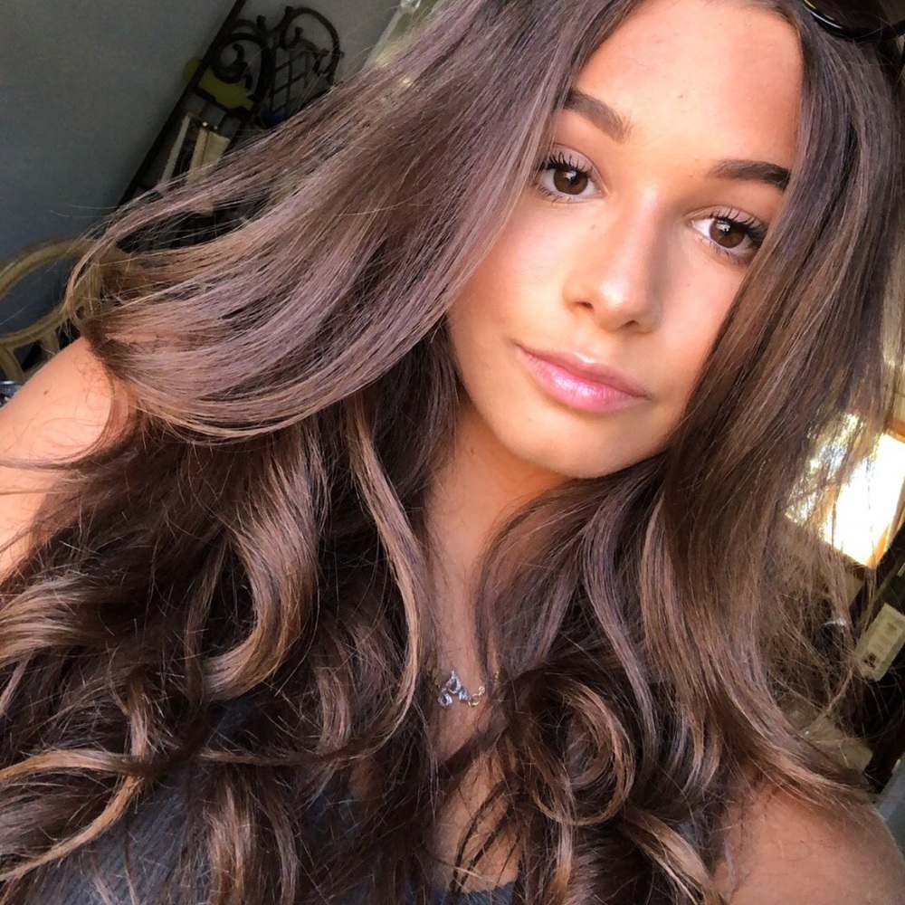 Meet your Posher, Julia